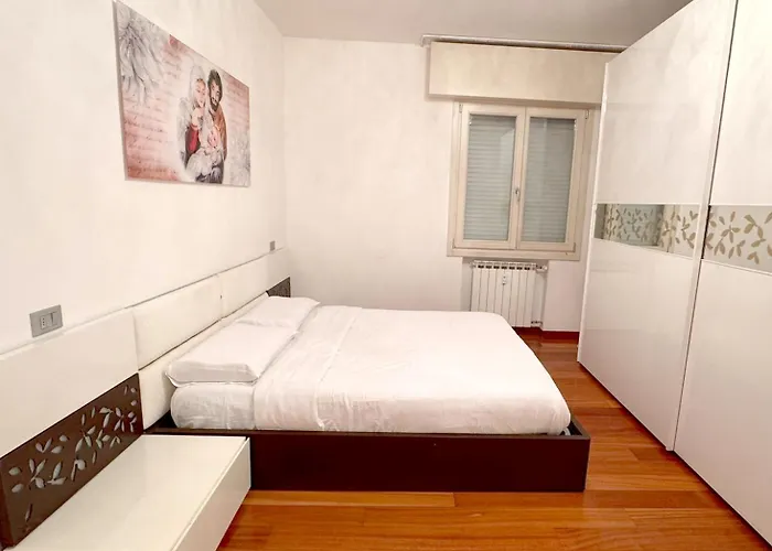 Venice Sweet Flat